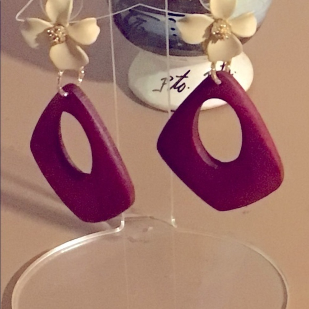 Fashion earrings cream flowers
